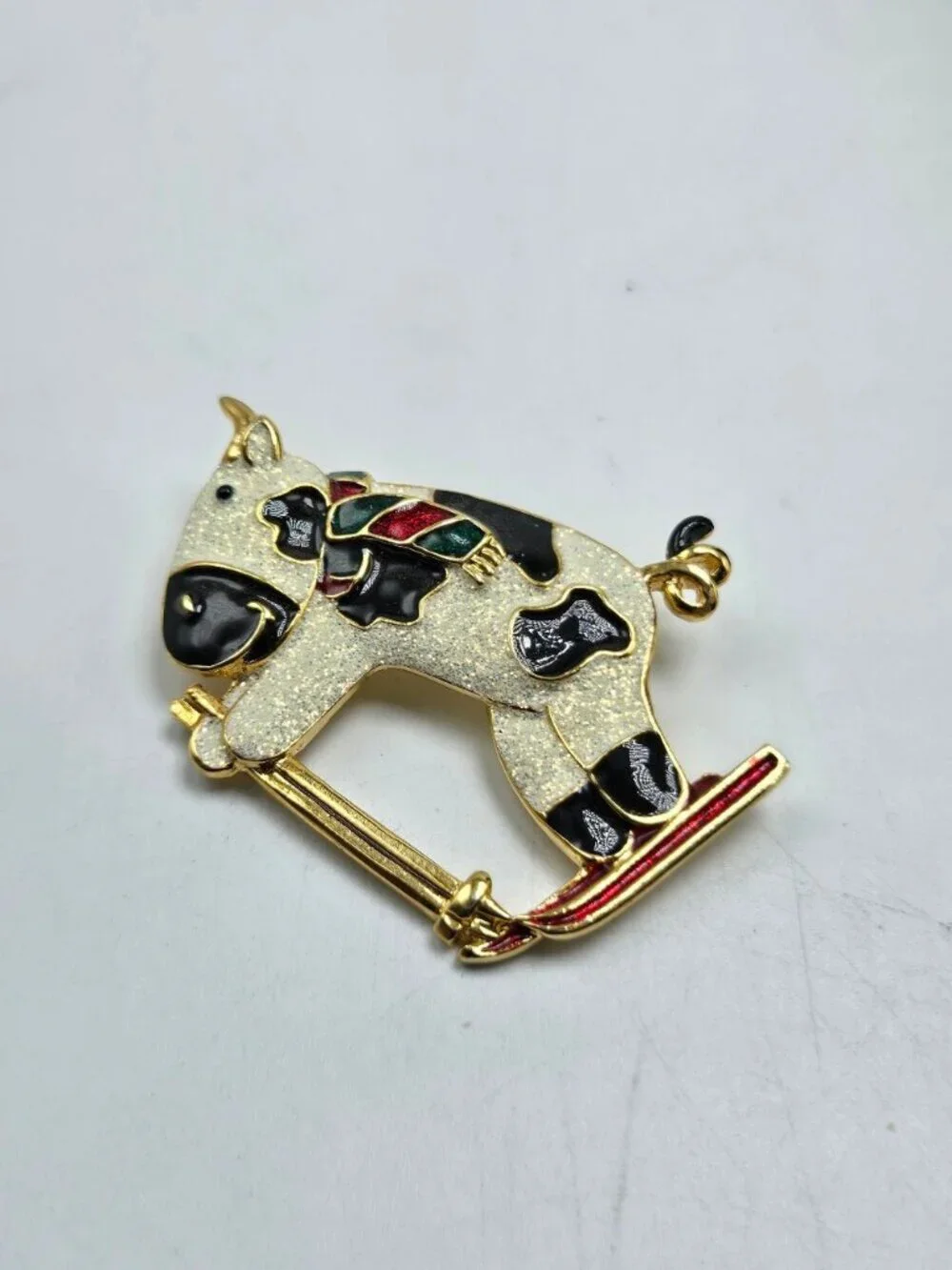 NWT 00's Holiday Lane Skiing Cow Brooch Christmas Enamel Sparkle Gold Tone Lapel